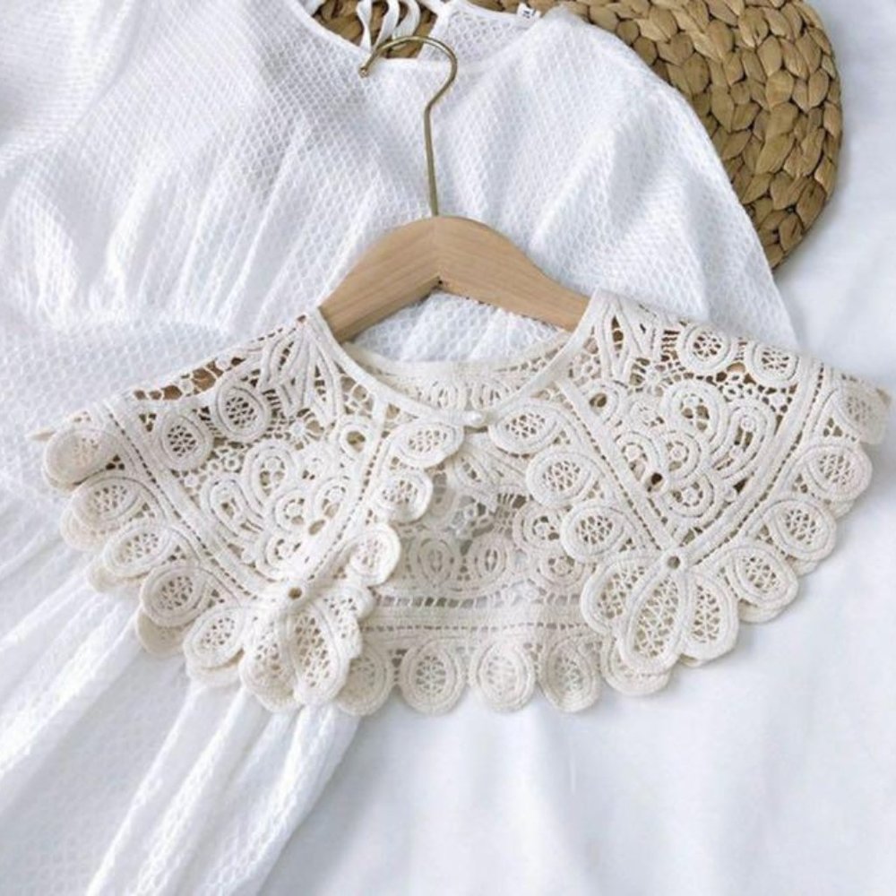 Large embroidered collar, antique style, old clothes lover, Harajuku style, indi